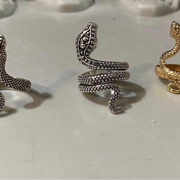 Rings - Picture 3 of 7